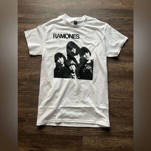 Ramones 1977 Sheena Is a Punk Rocker Graphic T-Shirt